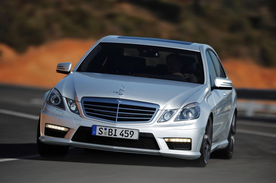  Mercedes-Benz E63 AMG 2010 года  (фото 8 из 57)